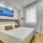 Gallery 4*